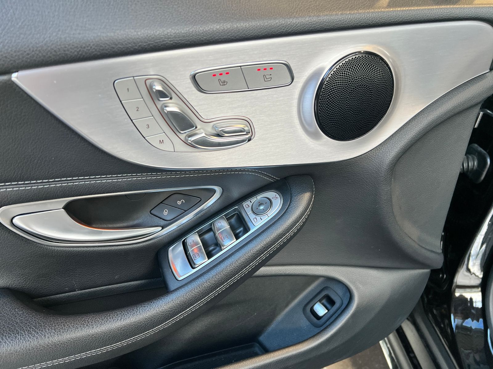 Fahrzeugabbildung Mercedes-Benz C 200 Cabrio LED NAVI ALU PDC