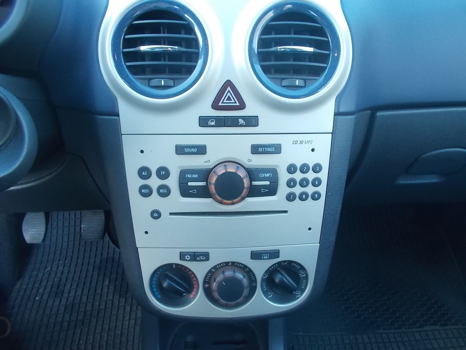 Fahrzeugabbildung Opel Corsa D 1.2 KLIMA + ALU