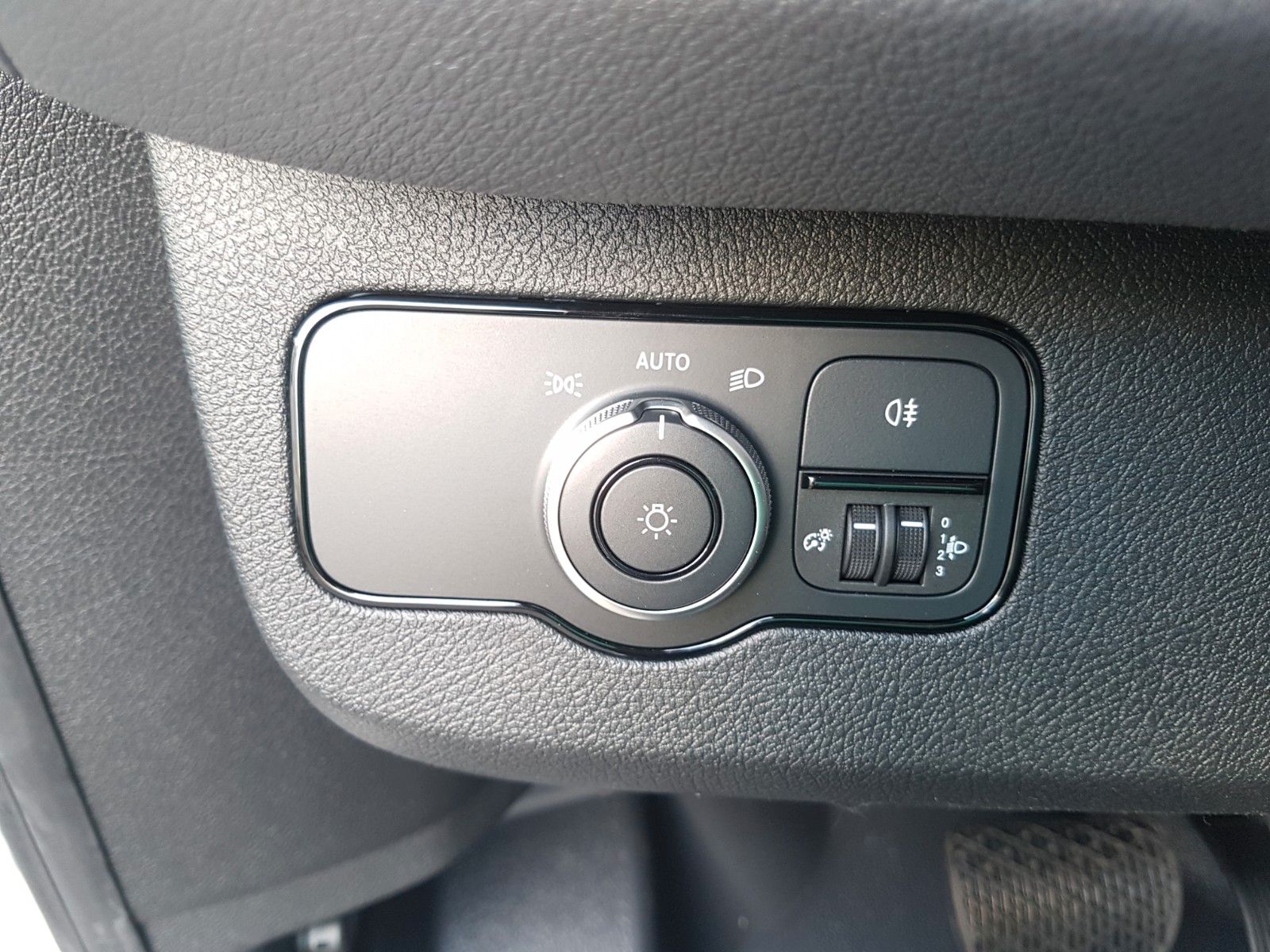 Fahrzeugabbildung Mercedes-Benz Sprinter 517 CDI 4325 9G Klima AHK3,5 Kamera