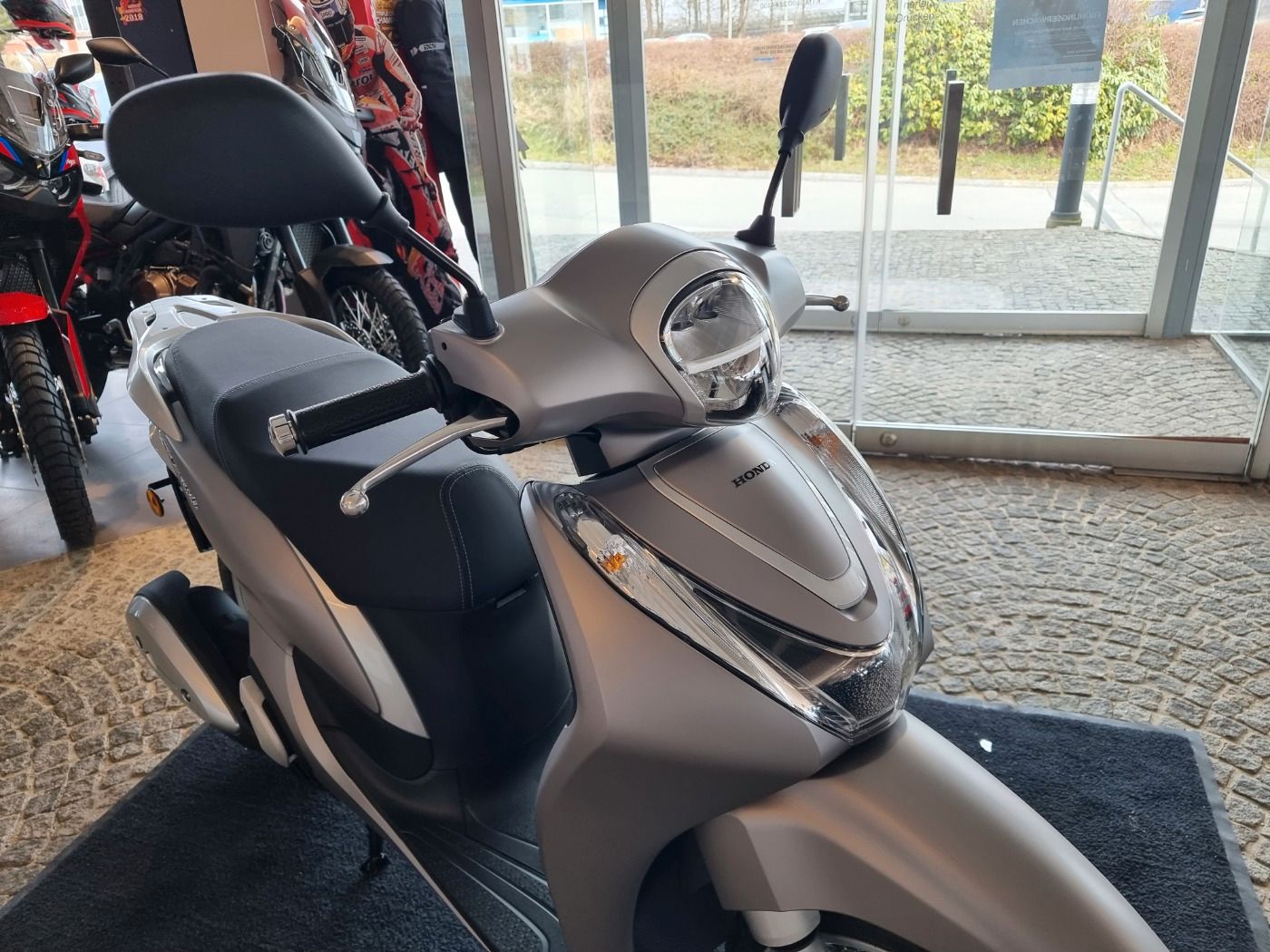 Fahrzeugabbildung Honda SH 125 Mode 2024 auch andere Farben 2025