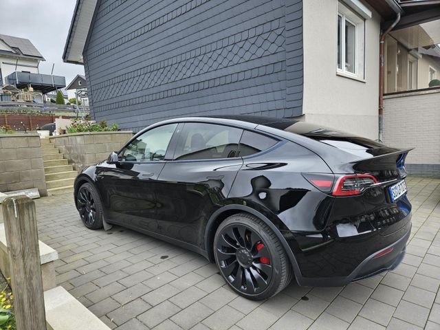 Tesla Model Y Performance Dual Motor AWD 19% MwSt. 