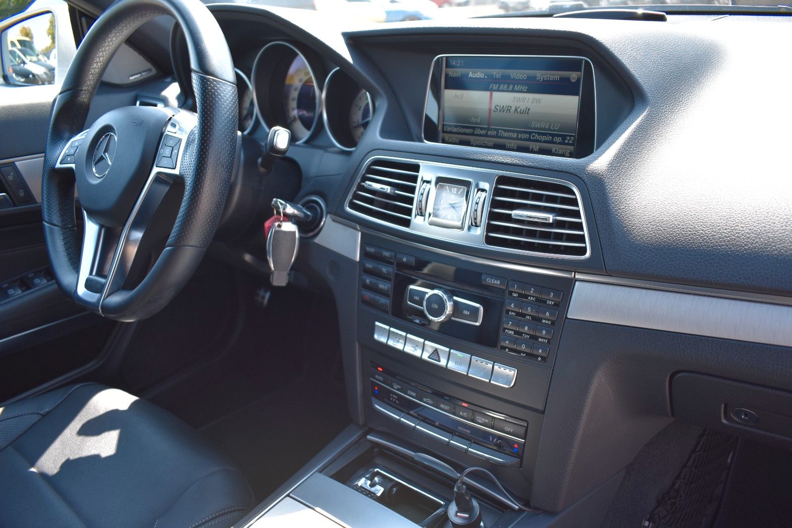 Fahrzeugabbildung Mercedes-Benz E 350 Cabrio /AMG Line /Harman Kardon/LED/Kamera
