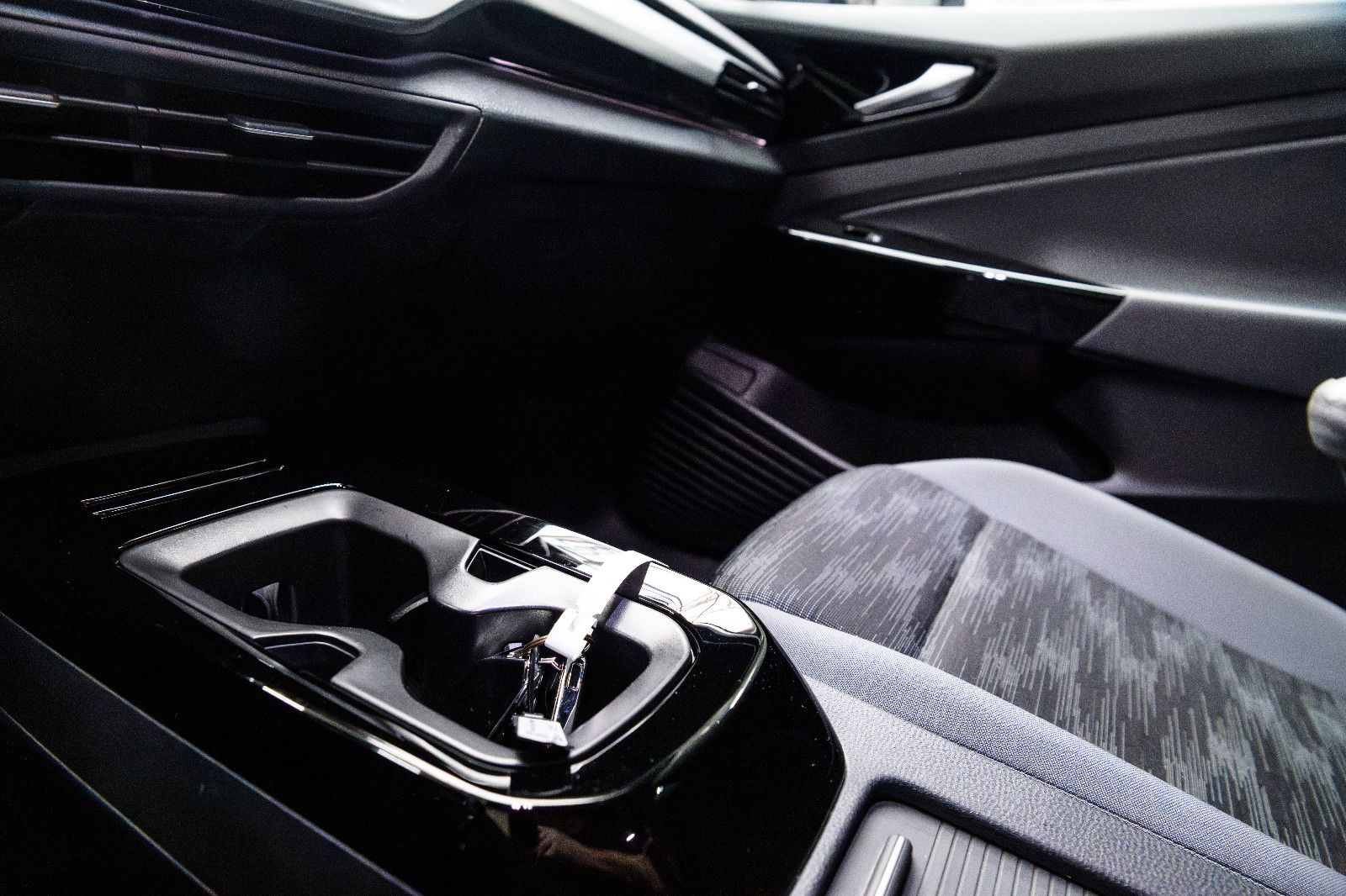 Fahrzeugabbildung Volkswagen ID.4 Pure Performance LED+NAVI+APP+GJ-REIFEN