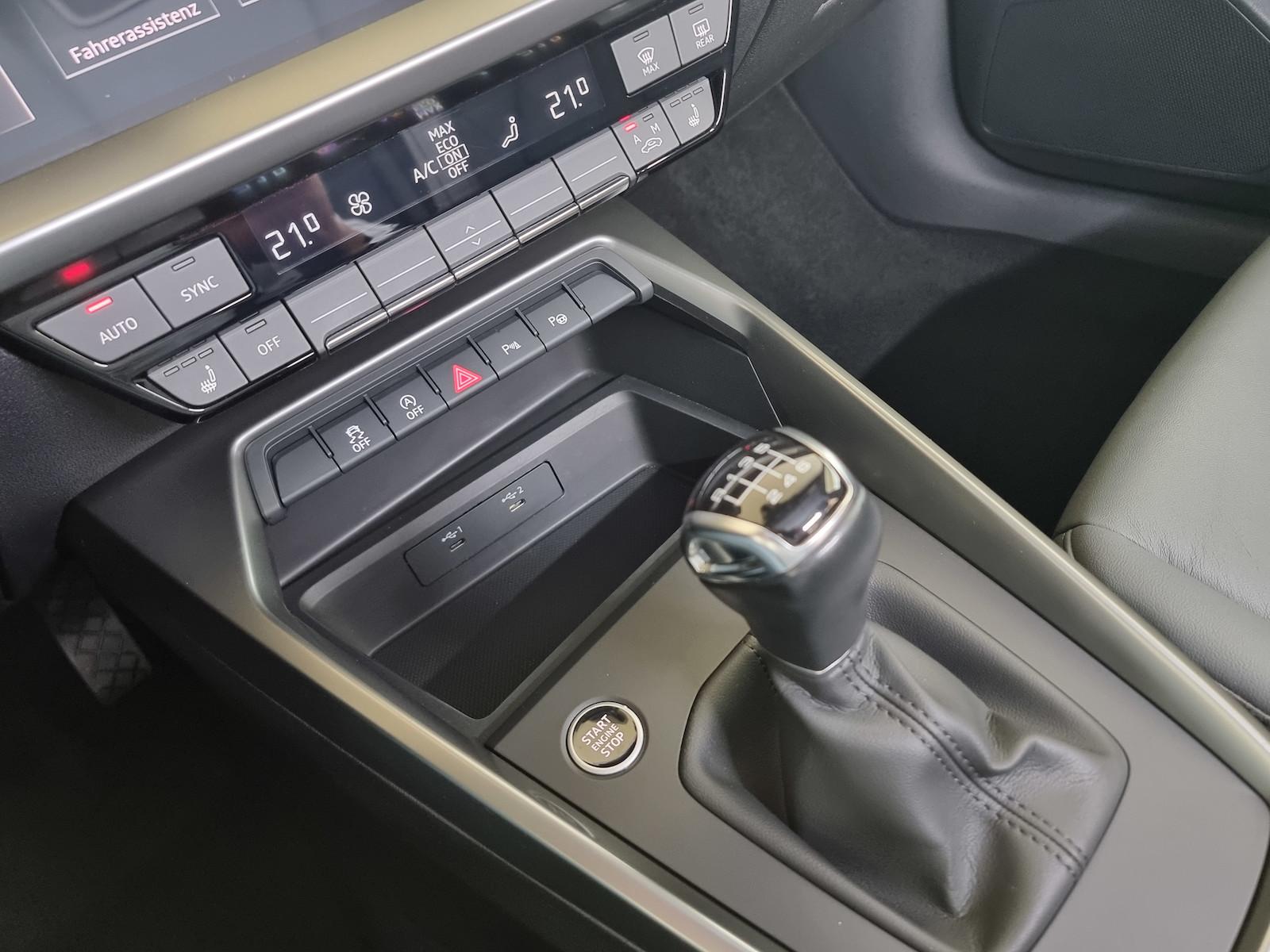 Audi A3 30TFSI limo Navi Leder Digital VIC Kamera LED, миниатюра 13