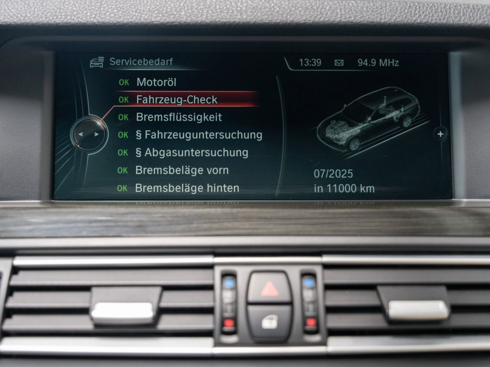 Fahrzeugabbildung BMW 530 d M Sport Kamera HUD NaviProf Panorama HiFi