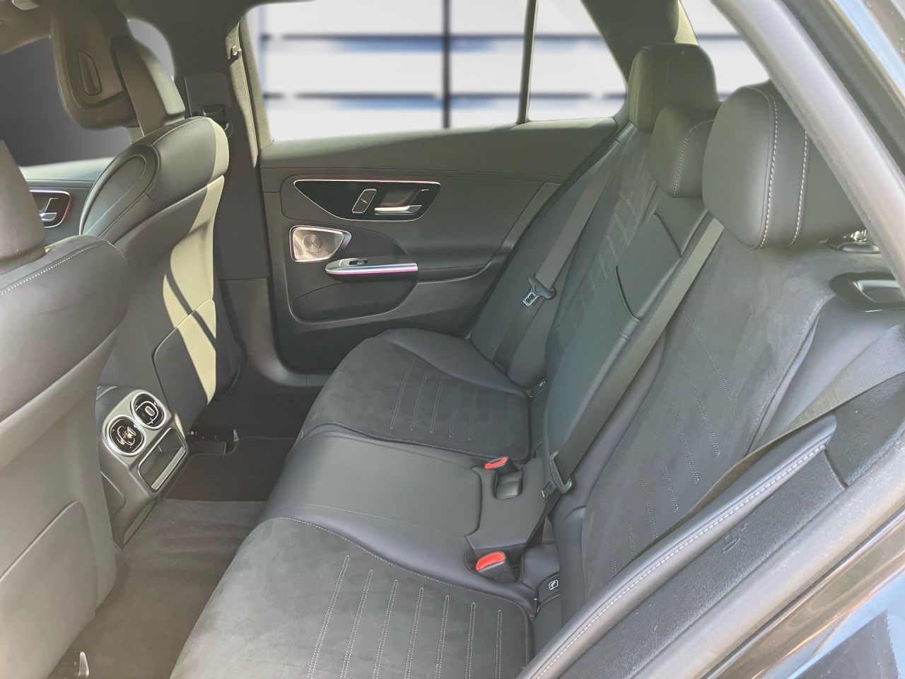 Fahrzeugabbildung Mercedes-Benz C 300 de T AMG+NIGHT+AHK+360°+BURMEST+MEMORY