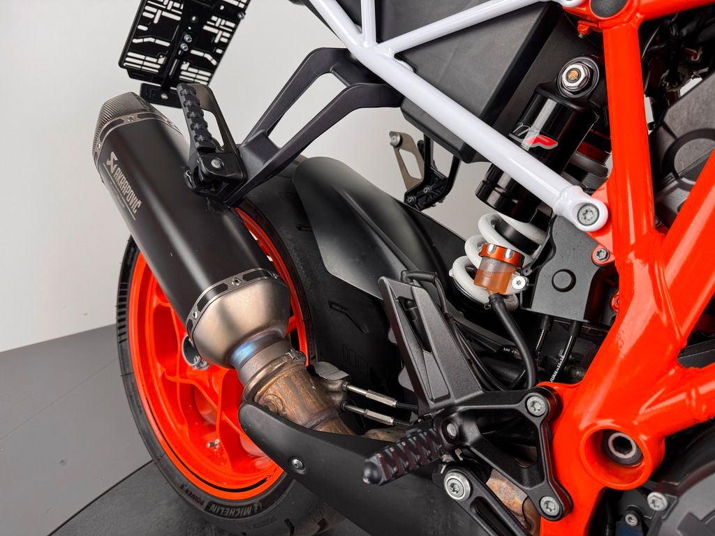 Fahrzeugabbildung KTM 1290 SUPER DUKE R *ZUBEHÖR *SERIVCE NEU *1. HAND