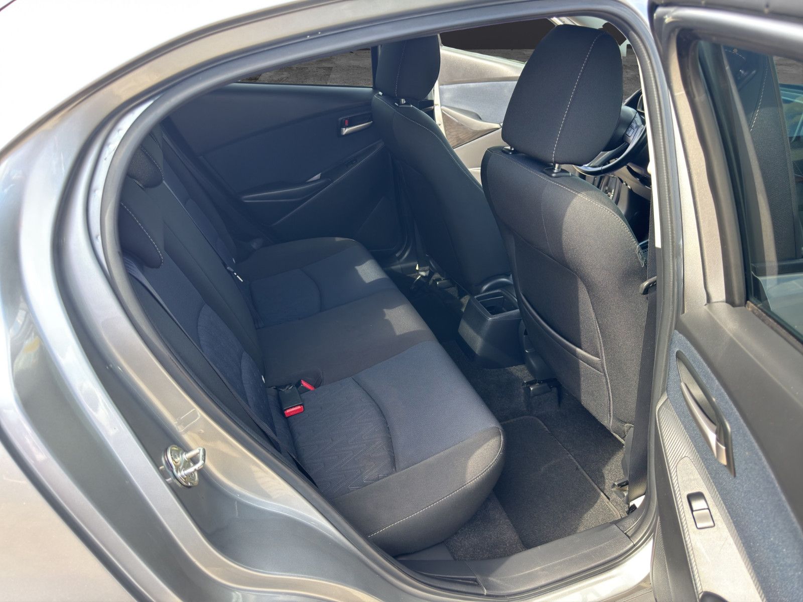Fahrzeugabbildung Mazda 2 Lim. Exclusive-Line PDC*Shzg*USB*Tempo