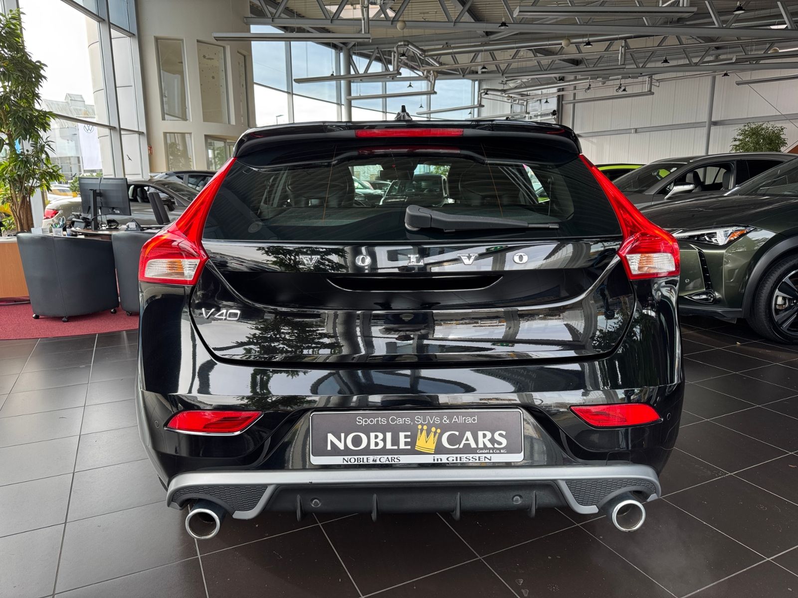 Fahrzeugabbildung Volvo V40 T3 Geartronic R Design LED ALU