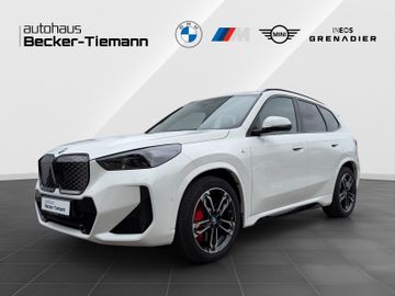 BMW Leasingangebot: BMW iX1 eDrive20 M-Sport Pro inkl. Winterräder Pano 