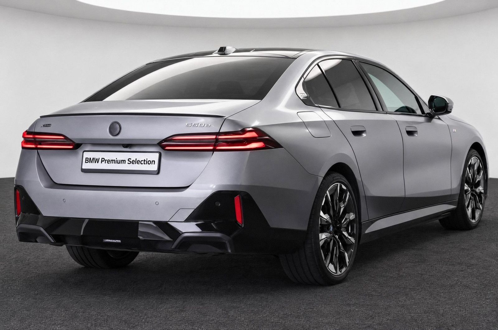 BMW 550 5 Serie 550e xDrive M Sport automatik / Pano imagem 3