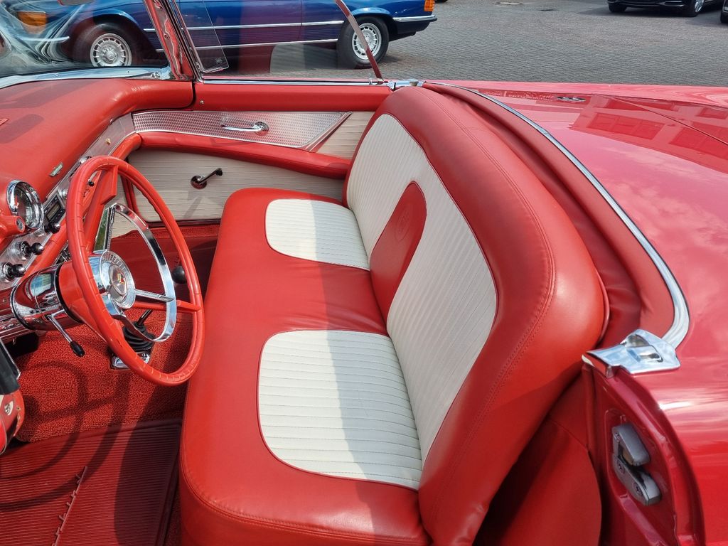 Ford Thunderbird