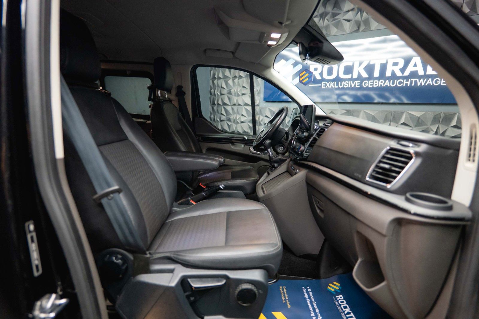 Fahrzeugabbildung Ford Tourneo Custom 320 L2 Sport | 8Sitze | ACC | LED