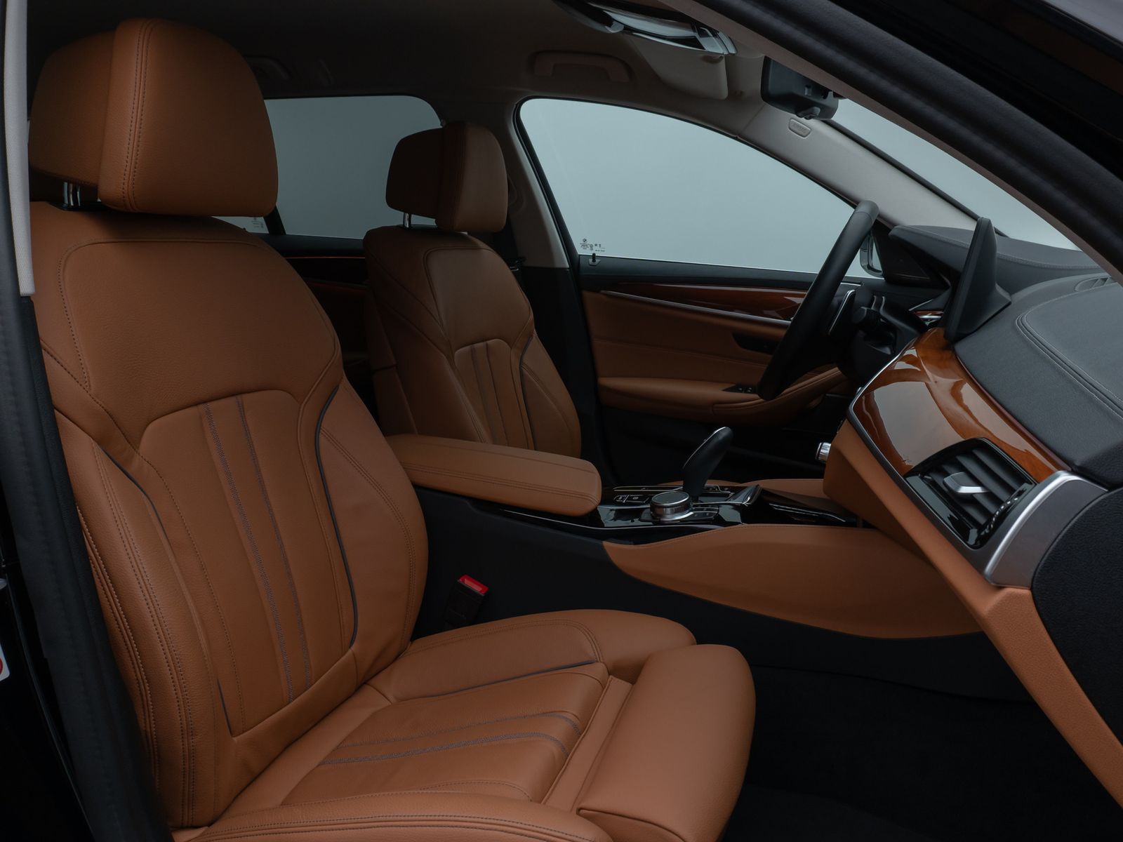 Fahrzeugabbildung BMW 530d xD Luxury Line Laser HUD DAB H/K AHK 19Zoll