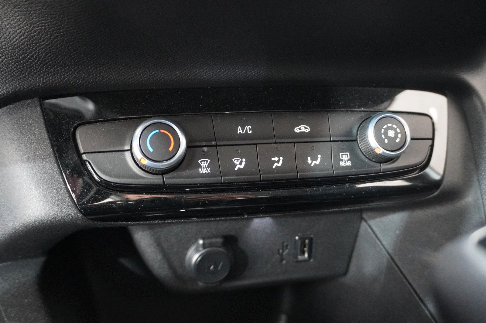 Fahrzeugabbildung Opel Corsa F 1.2 ELEGANCE NAVI/LED/VIRTUAL/SPORT/DAB+
