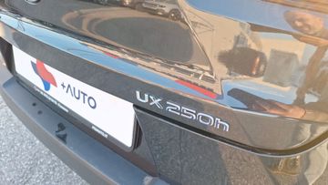 Lexus UX - 9
