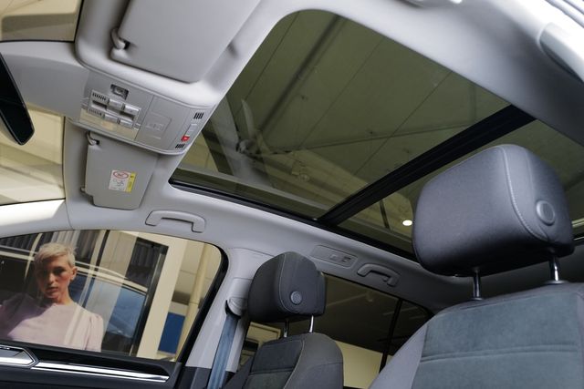 Volkswagen Touran 1.5TSI DSG Highline AHK Pano Rkam Keyless