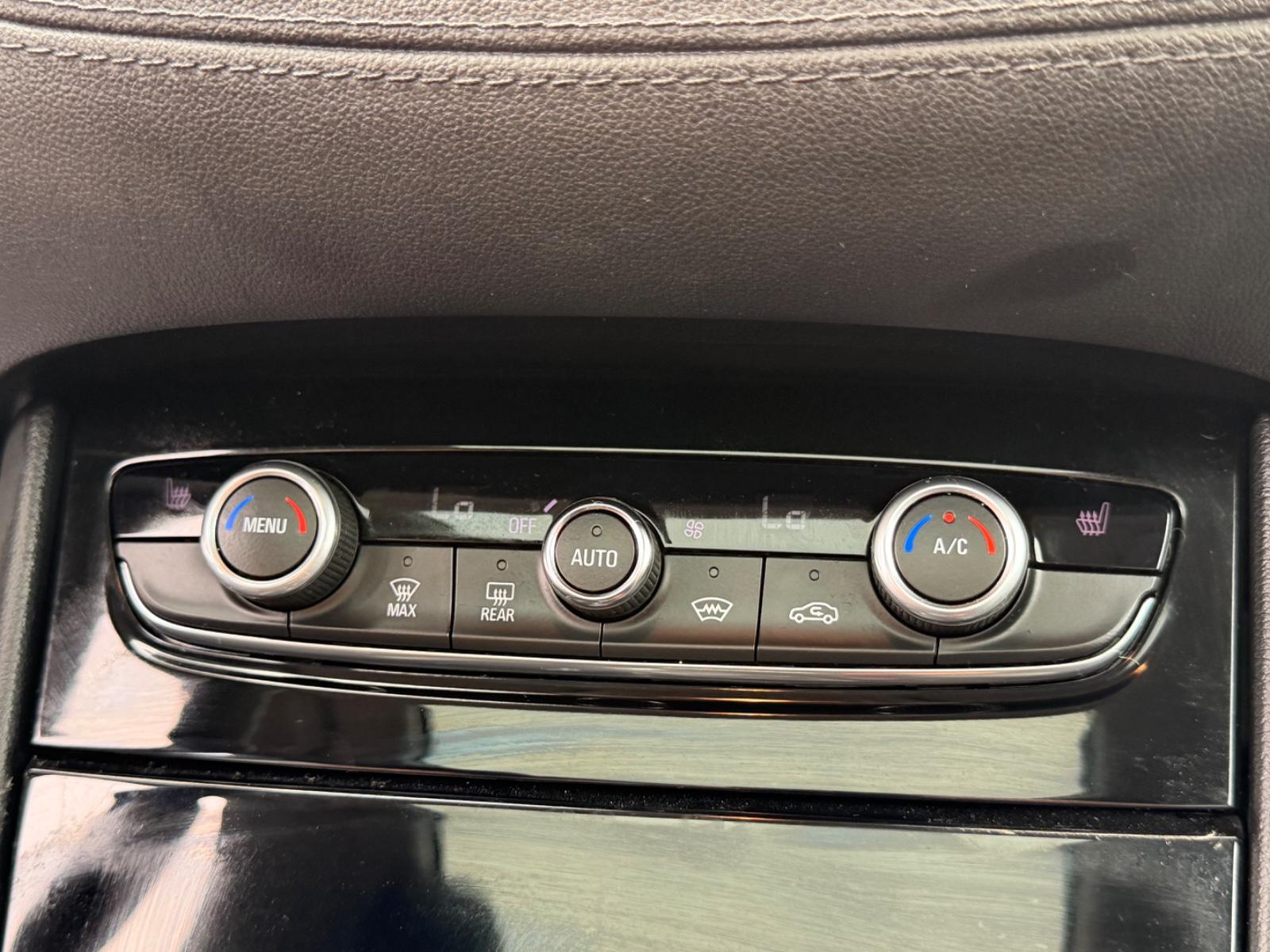 Opel Grandland Innovation/Navi/LED/Leder/Keyless/Pano