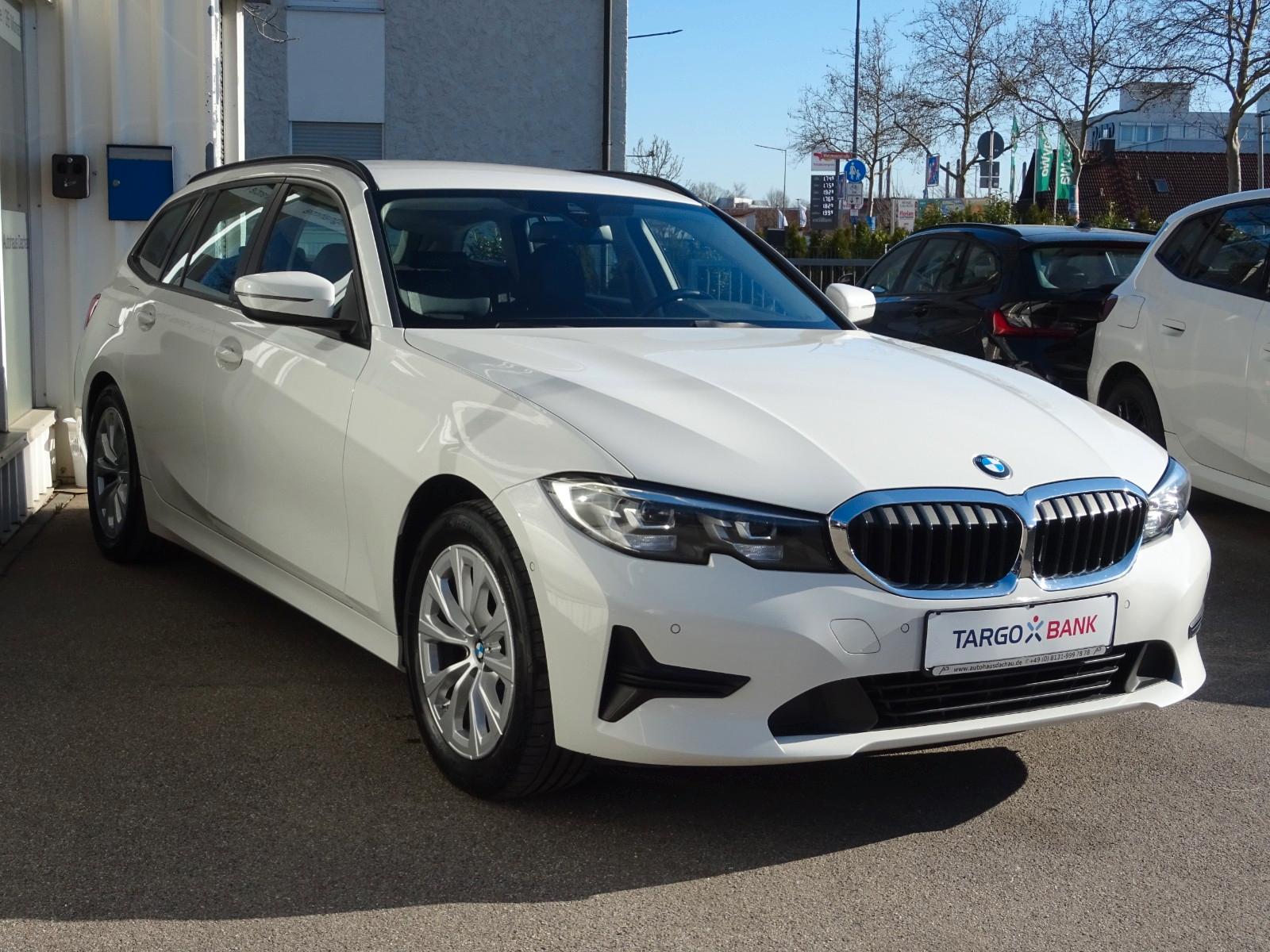 BMW 320i Touring Aut Advantage Navi LC Pro Leder LED