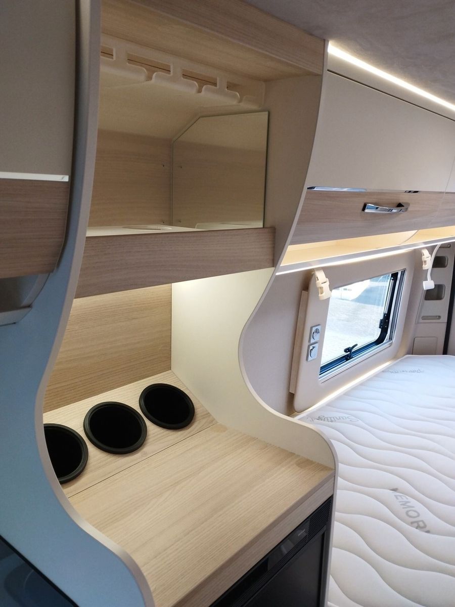 Fahrzeugabbildung Eura Mobil Van V 635 EB Automatik, 180 PS, Fahrassistenz