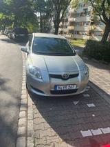 Toyota Auris 1,33-l-Dual-VVT-i - - Toyota Auris in Nürnberg