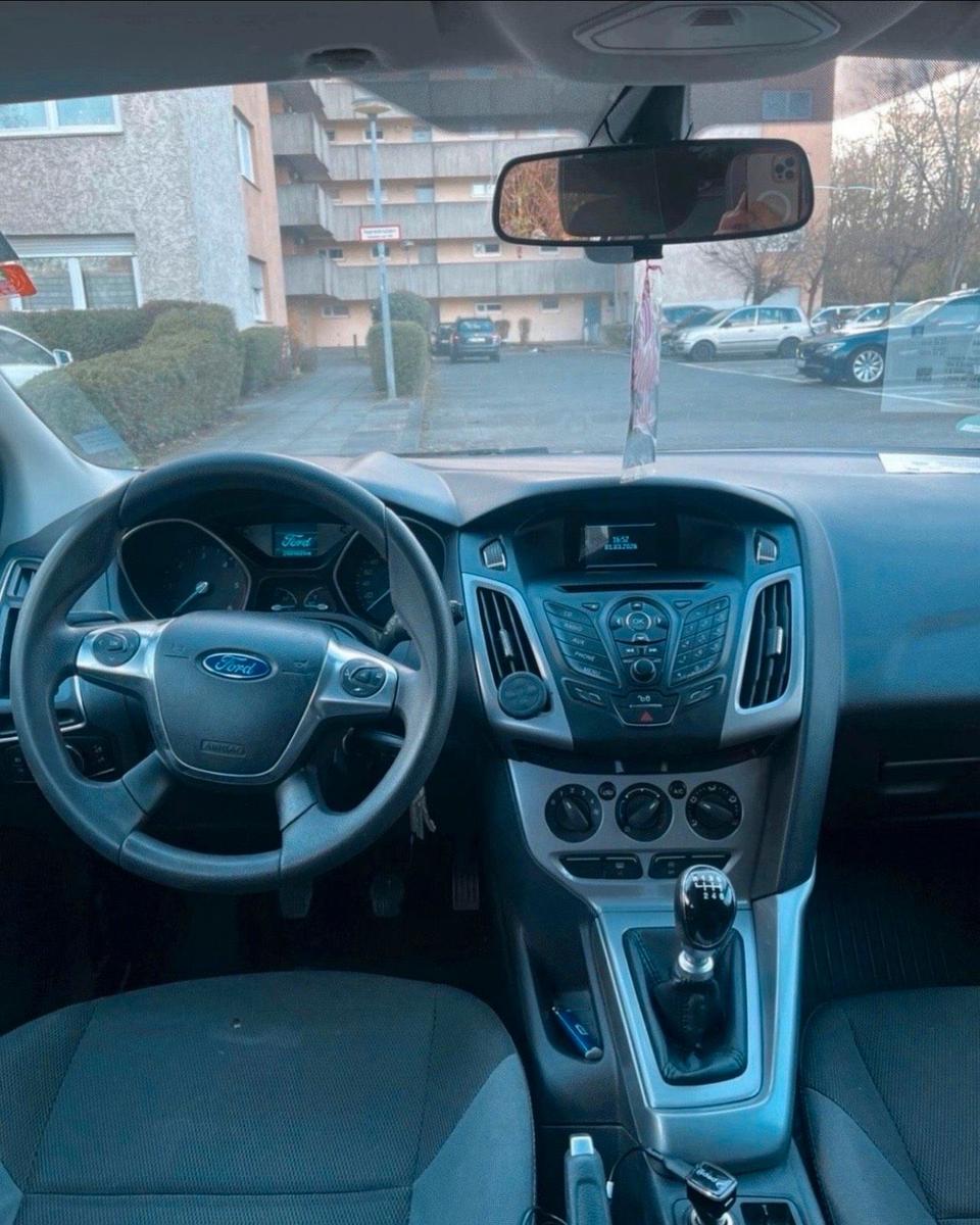 Ford Focus 2013 — photo 8