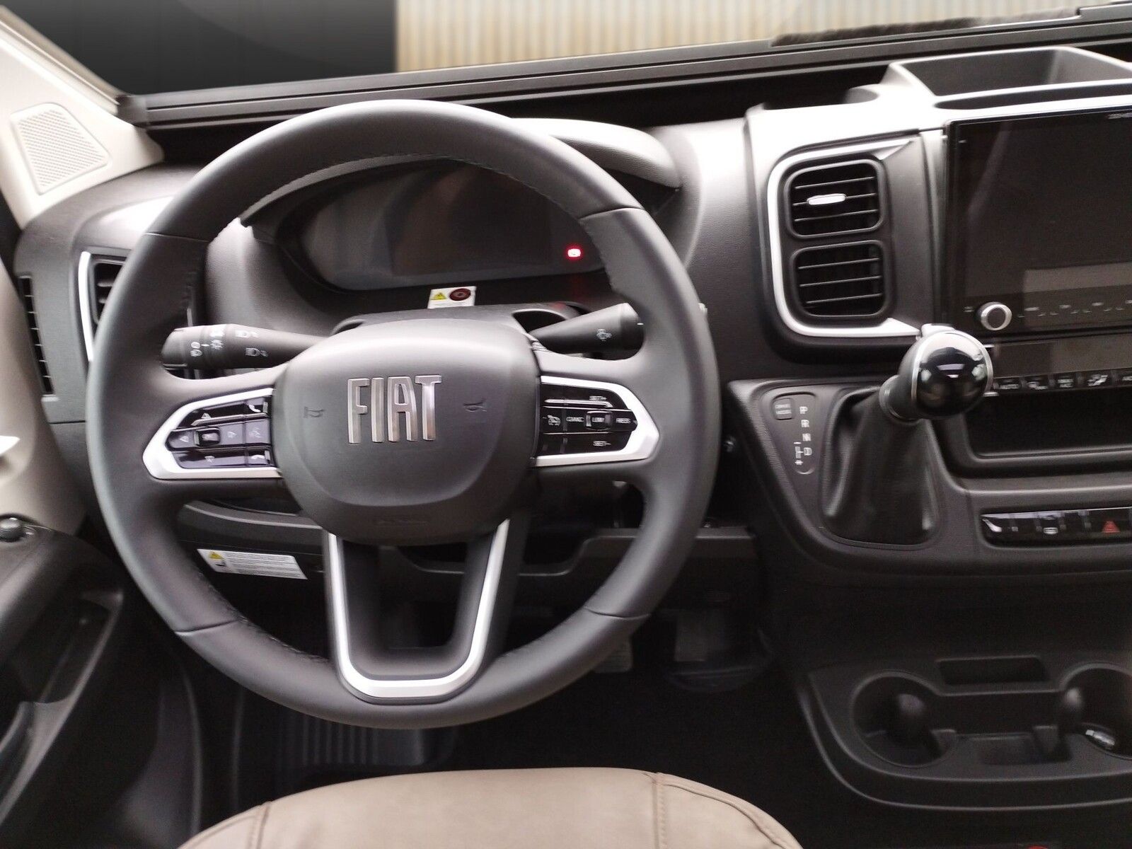 Fahrzeugabbildung Eura Mobil Profila T PT 695 EB Automatik,Sat,Solar