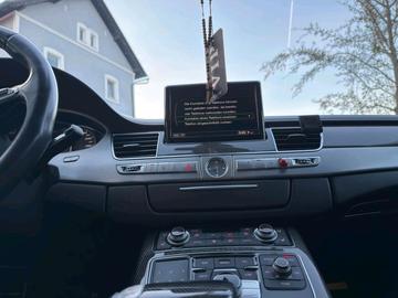 صورة مصغرة 11 لـ 2012 AUDI S8