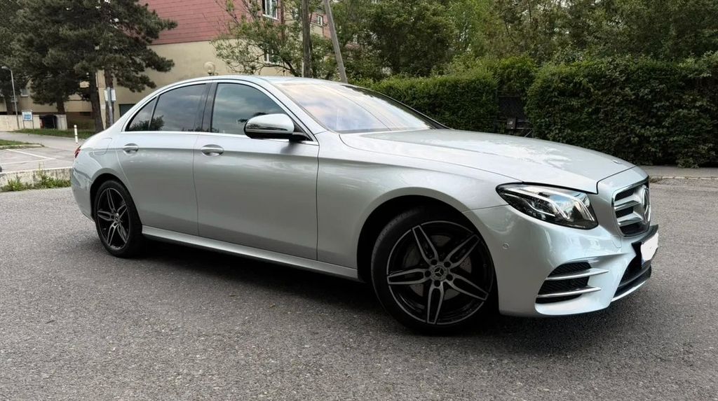 Image of Mercedes-Benz E 200