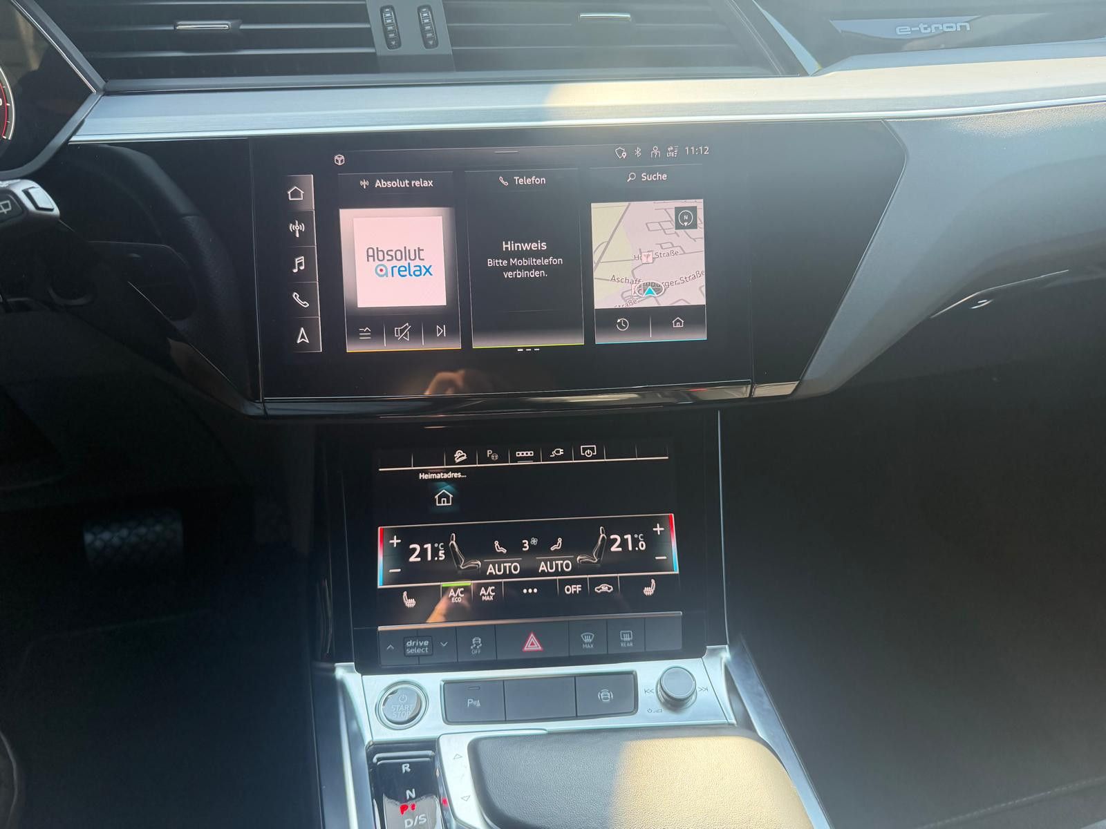 Fahrzeugabbildung Audi e-tron 55 QUATT 2X S LINE LUFT+LED+SHZ+NAVI+AHK+