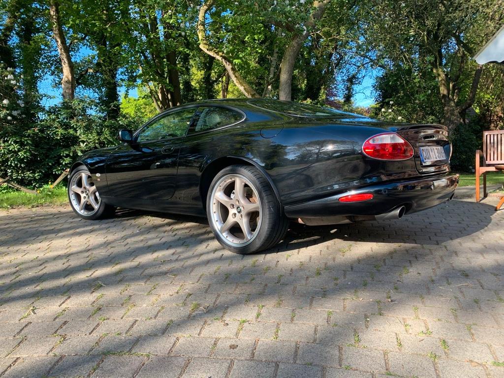 Jaguar XKR