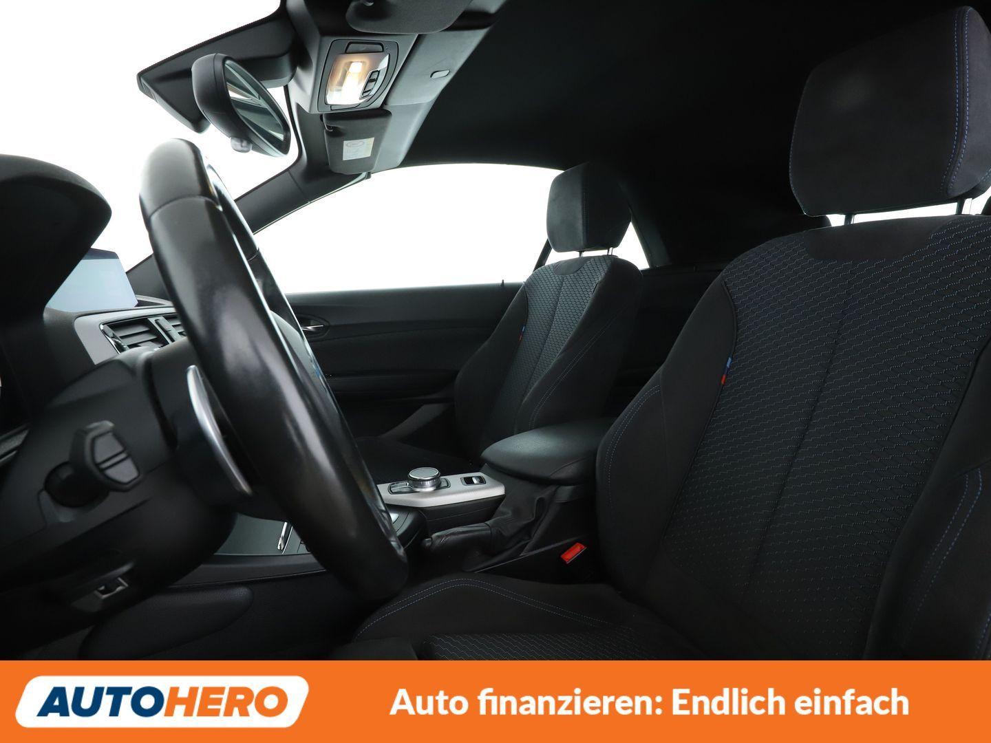 BMW 220i M Sport Aut.*NAVI*LED*PDC*TEMPO*SHZ*ALU*