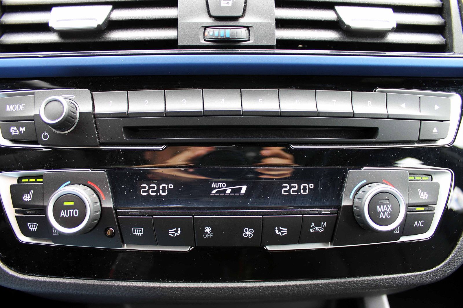 Fahrzeugabbildung BMW 118i F20 Edition M-Sport Shadow LED SHZ NAV KAM