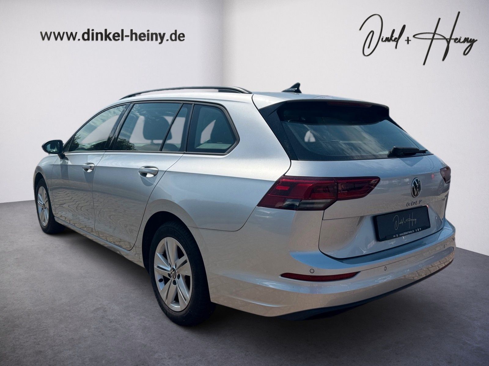 Fahrzeugabbildung Volkswagen Golf VIII Variant Life 1.0 TSI