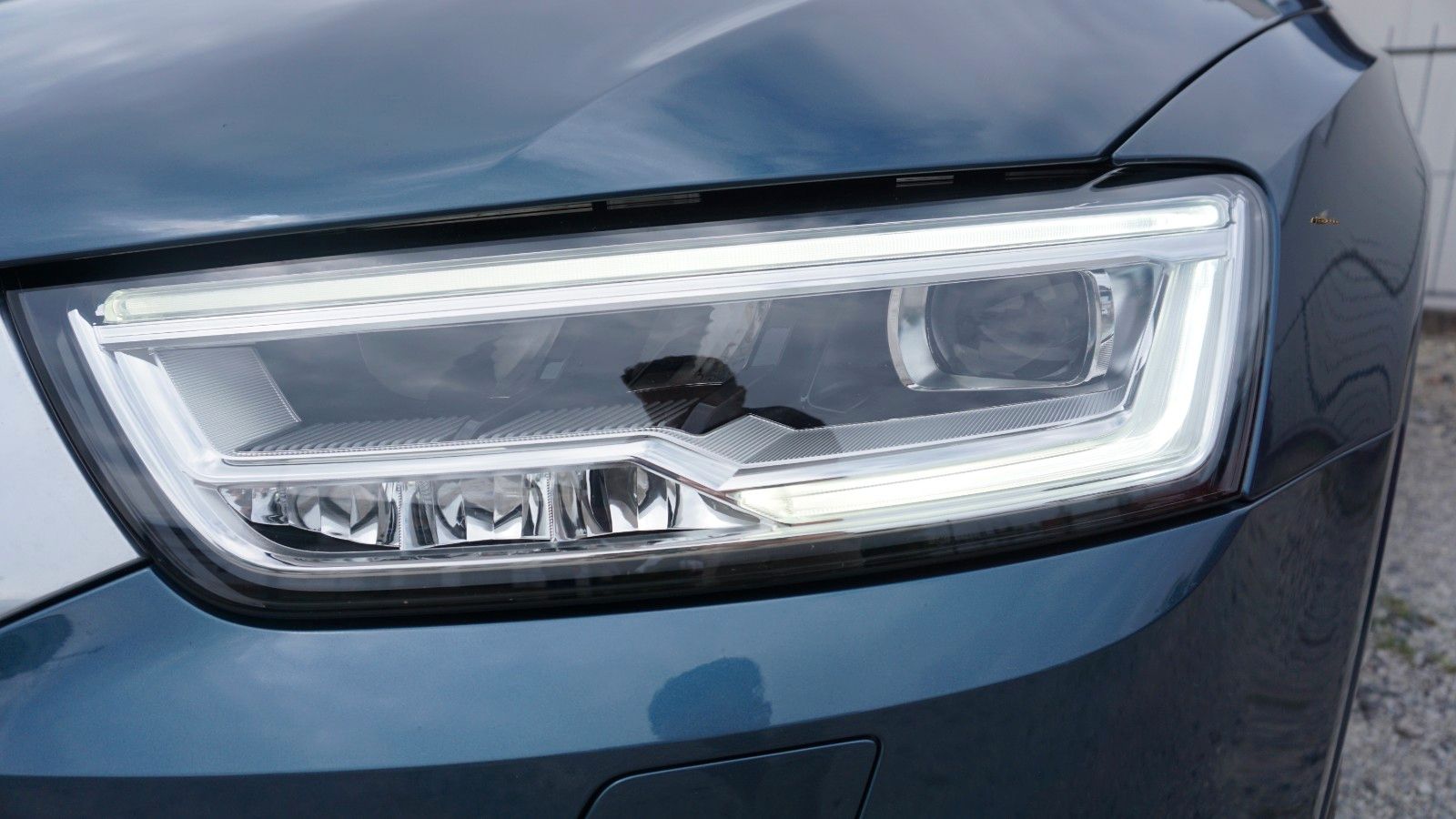 Fahrzeugabbildung Audi Q3 S Line, Navi, LED, AHK, Keyless, Start & Stop