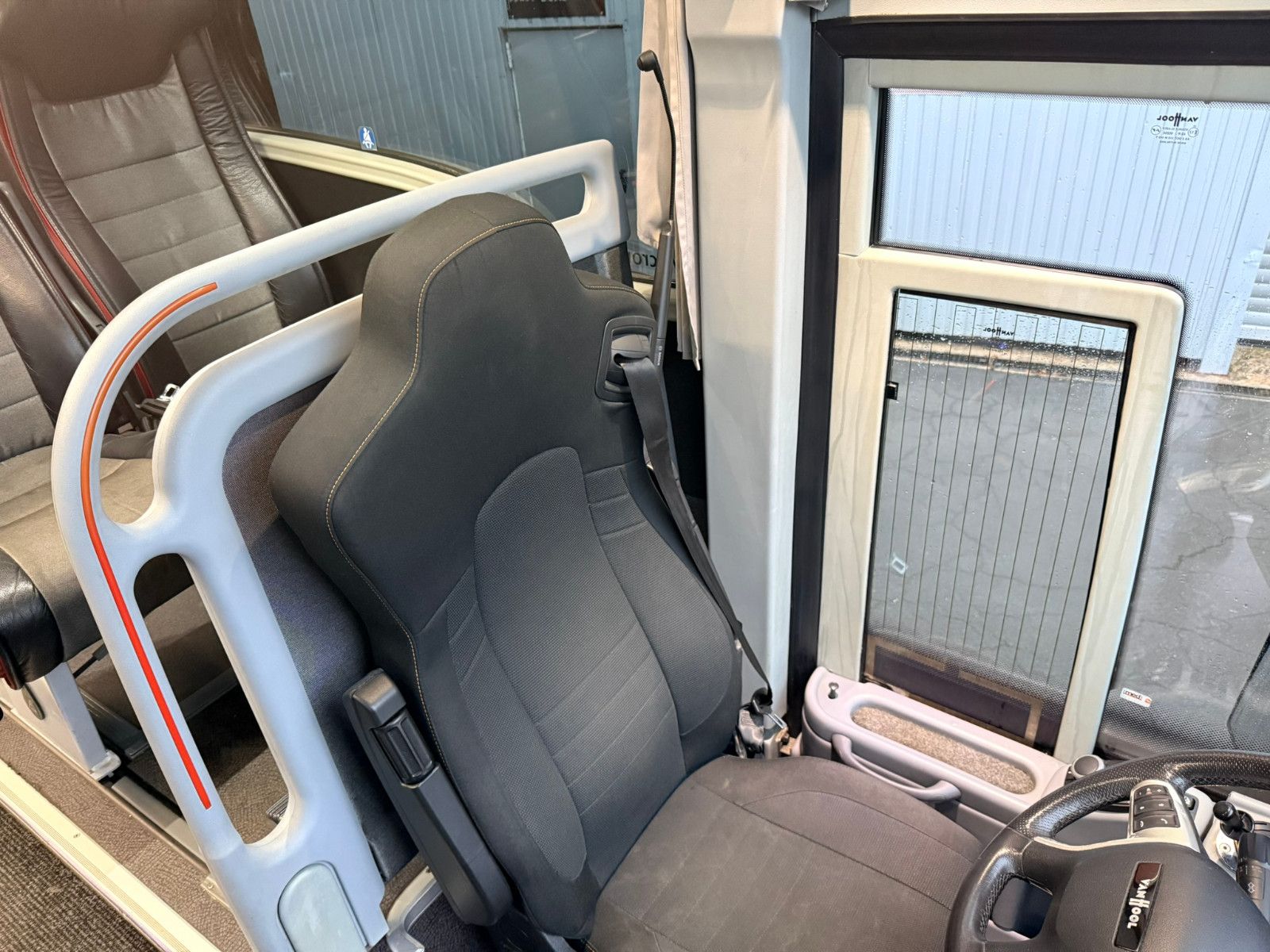 VANHOOL  2017 - Image 15 of 35