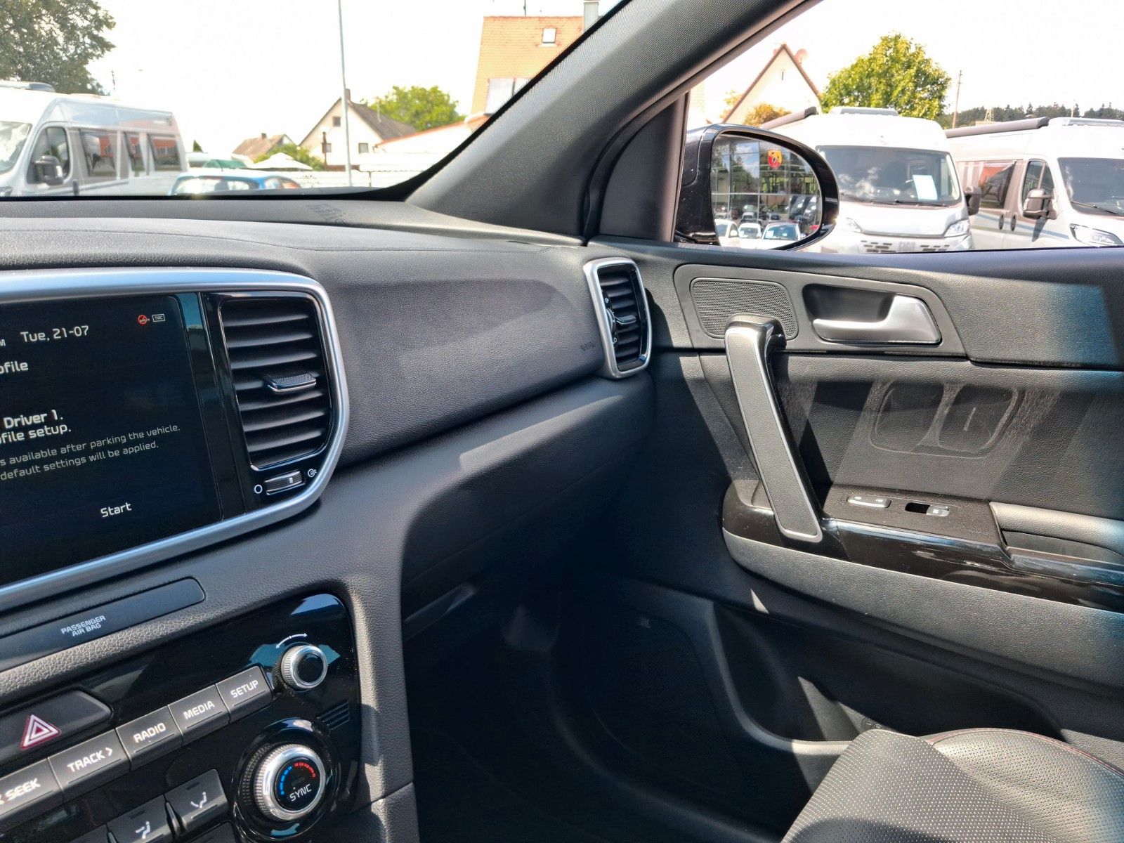 Fahrzeugabbildung Kia Sportage GT-Line 4WD Pano Leder uvm. 48V