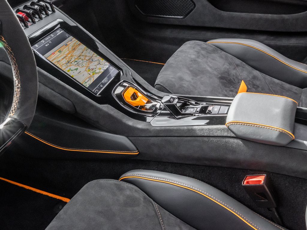 LAMBORGHINI Huracán 2024