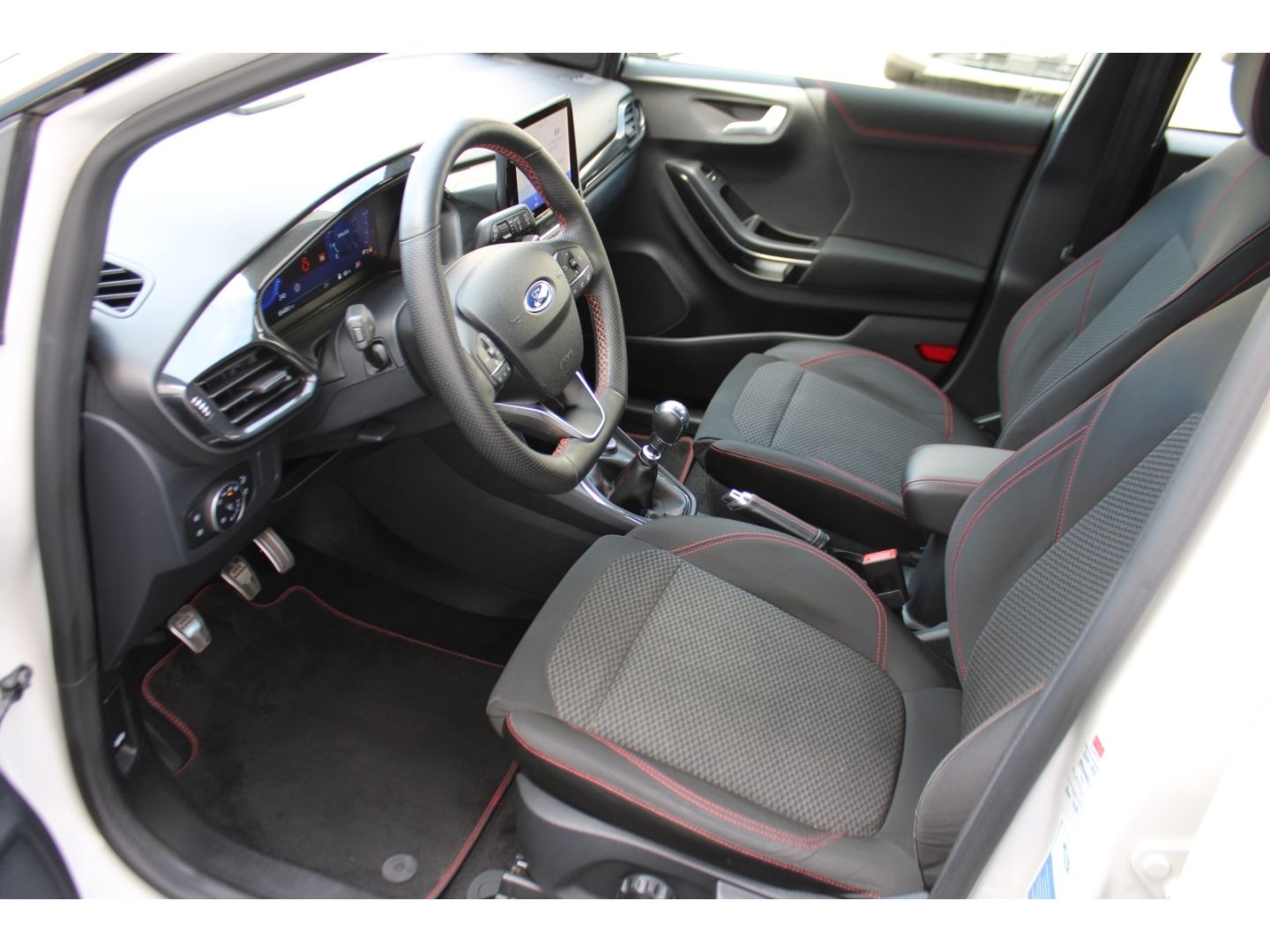 Fahrzeugabbildung Ford Puma 1.0 EcoBoost ST-Line LED Navi GRA Winter-P.