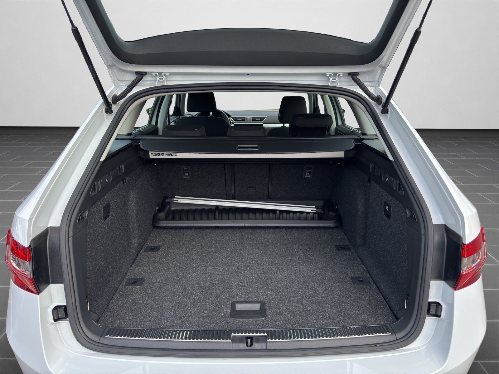 Skoda Superb - Bild 16
