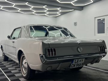 Ford Mustang - 6