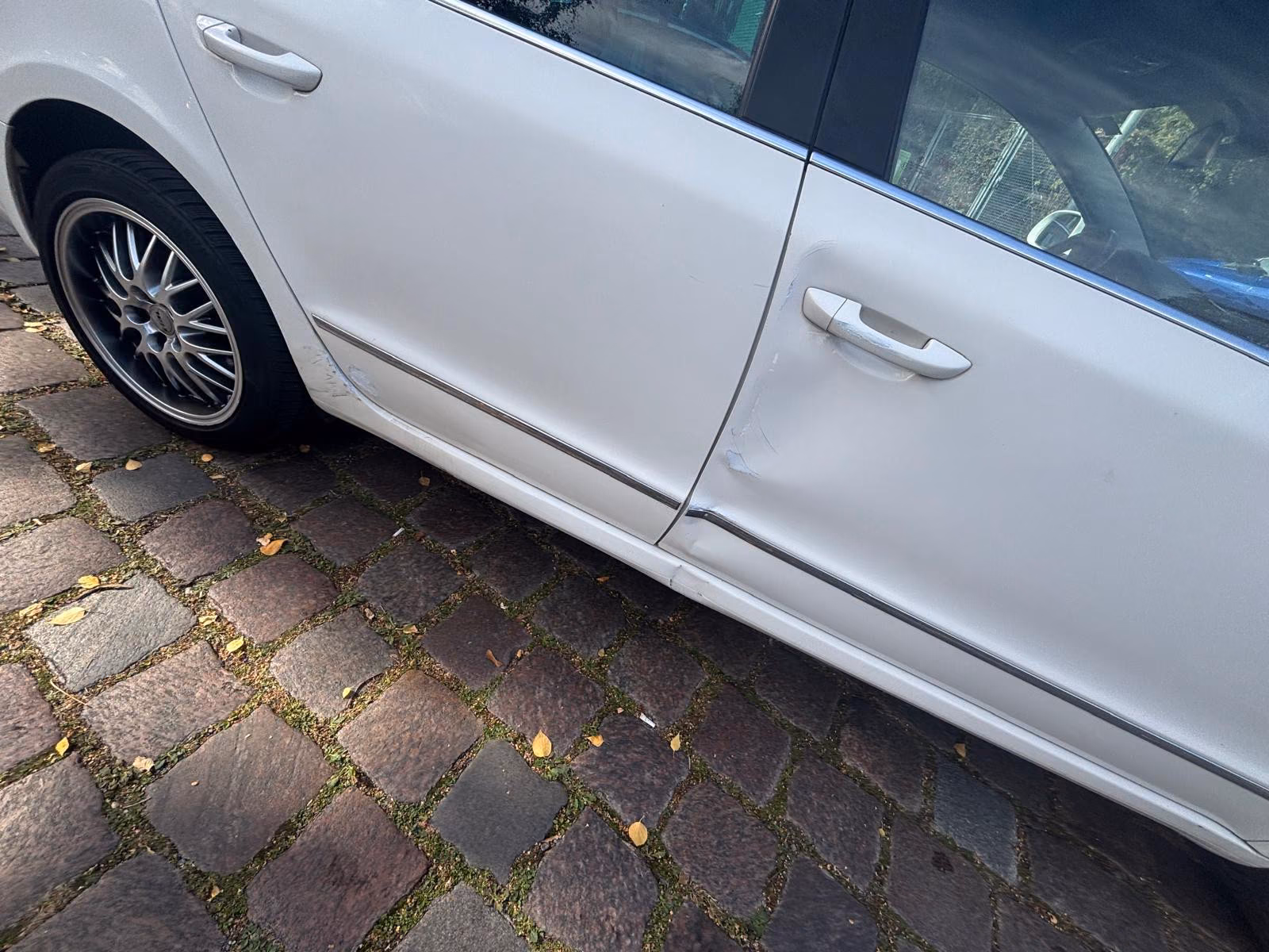 Skoda Superb 2011 — photo 17