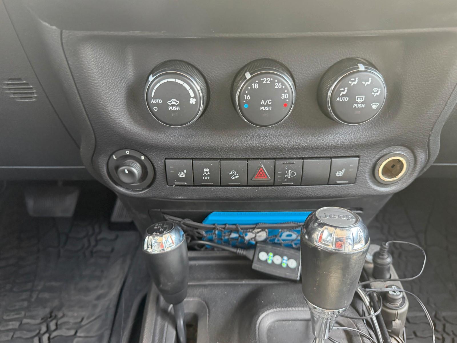 Jeep Wrangler Unlimited Sahara 2.8 CRD | 200 ch | BVA | Cuir | Sièges chauffants | Hardtop | Galerie de toit | Marchepieds