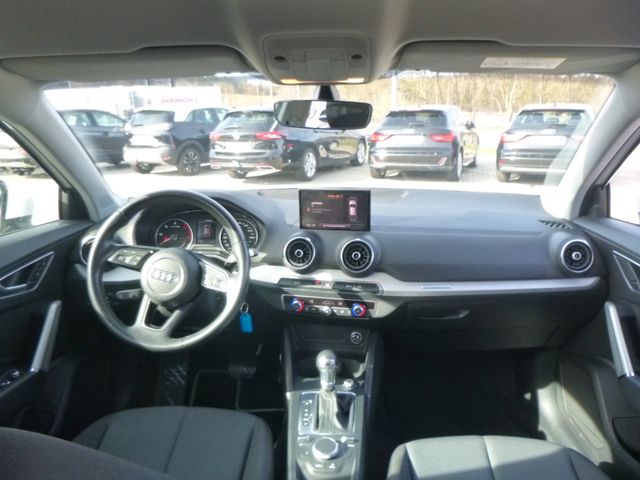 Fahrzeugabbildung Audi Q2 30 TDI >AUT/AHK /NAVI/TEMP/Einparkhilfe<
