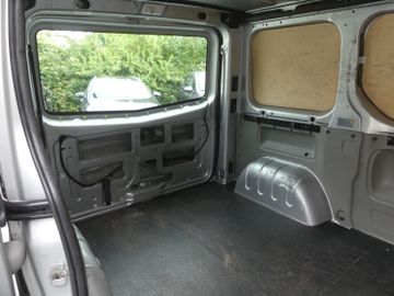 Opel Vivaro - 11