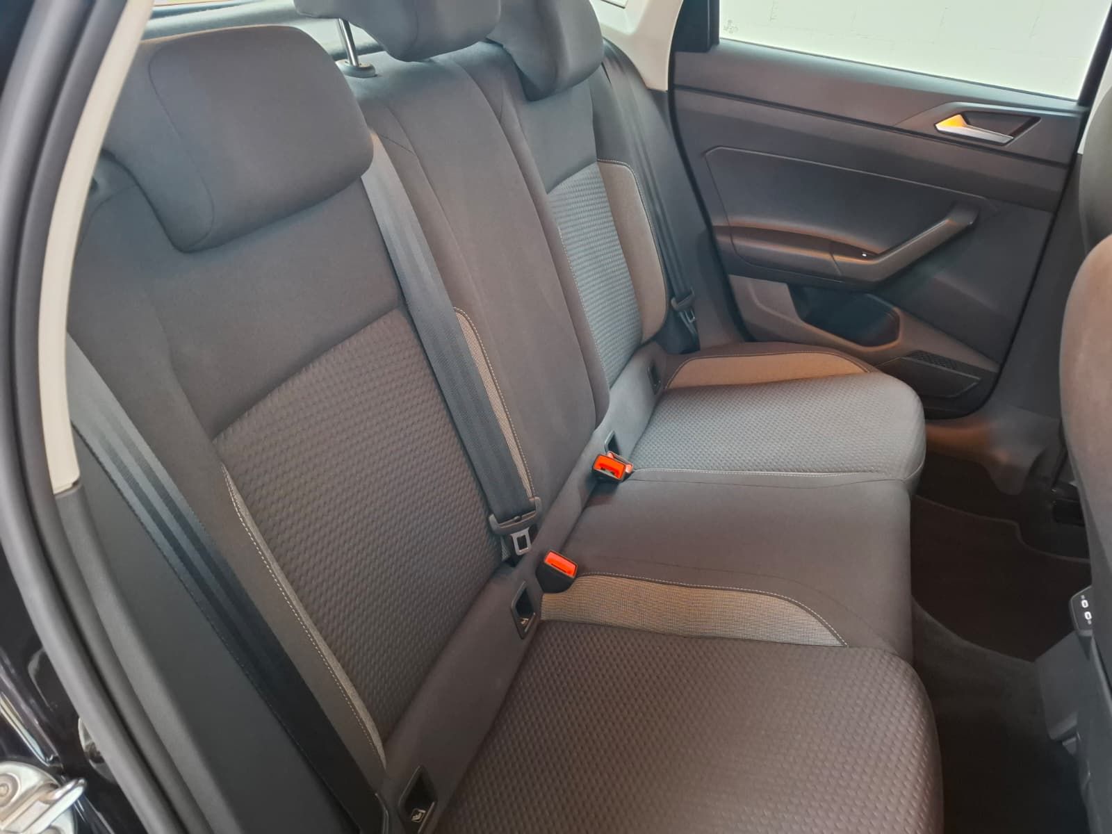 Fahrzeugabbildung Volkswagen Polo Life 1,0 TSI +IQ.Drive + Navi + Licht+Sicht