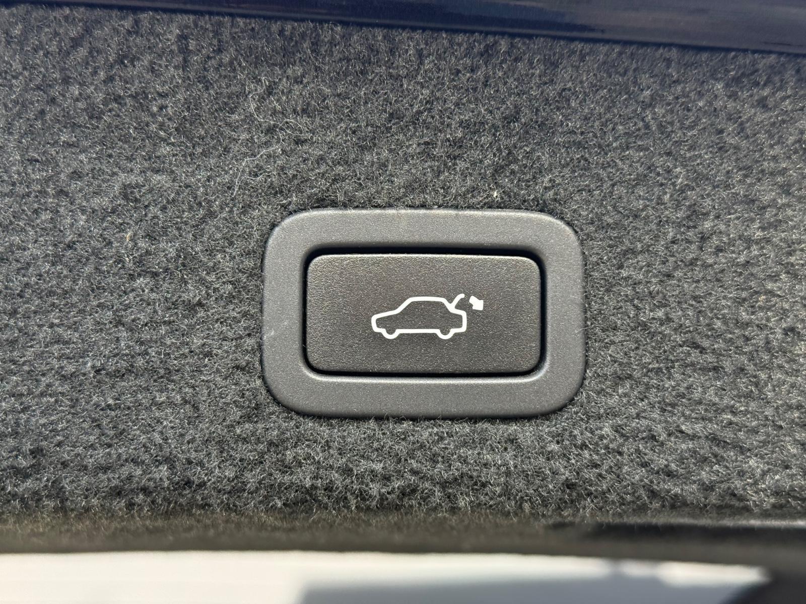 Volvo XC70 D4 163 ch Momentum • Cuir • GPS • Bi-Xénon • Webasto • Sièges enfants intégrés