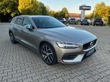 Volvo V60 T6 Twin Engine AWD Geartronic Momentum Pro - Volvo V60 Momentum mit Hybrid-Antrieb (Benzin/Elektro)