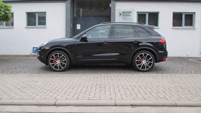 Porsche Cayenne Turbo 1. Hand Bose 21" mtl.279,-