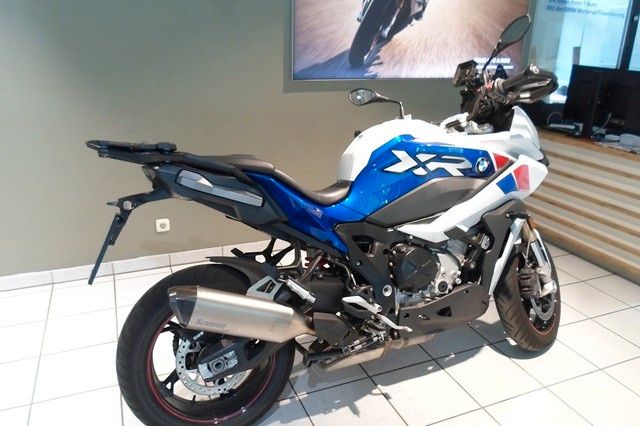 Fahrzeugabbildung BMW S1000XR mit Tourenkoffer